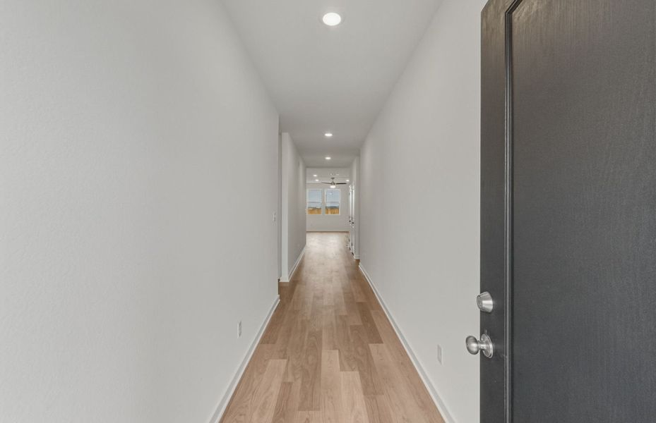 Spacious, unfurnished interior of a new home in Alto, San Marcos (Image 25).