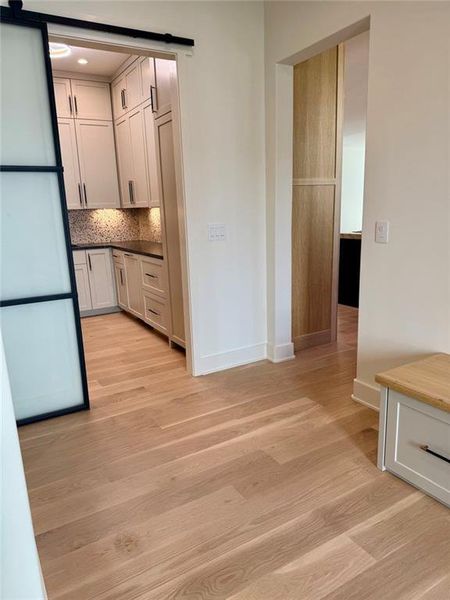 Spacious, unfurnished interior of a new home in , Sandy Springs (Image 43).