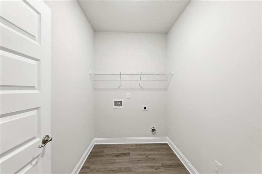 Spacious, unfurnished interior of a new home in Tuscany Hills, Douglasville (Image 23). Spacious, unfurnished interior of a new home in Tuscany Hills, Douglasville (Image 23).