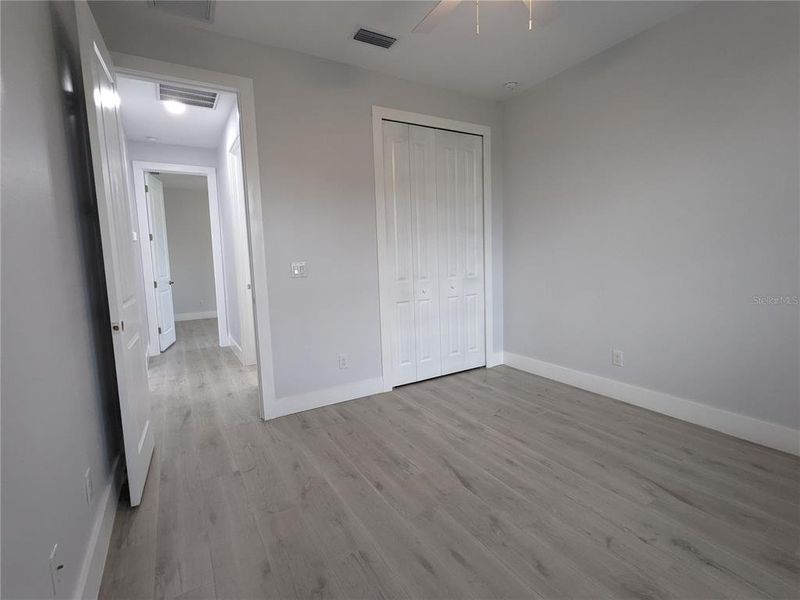 Spacious, unfurnished interior of a new home in , Cape Coral (Image 27).
