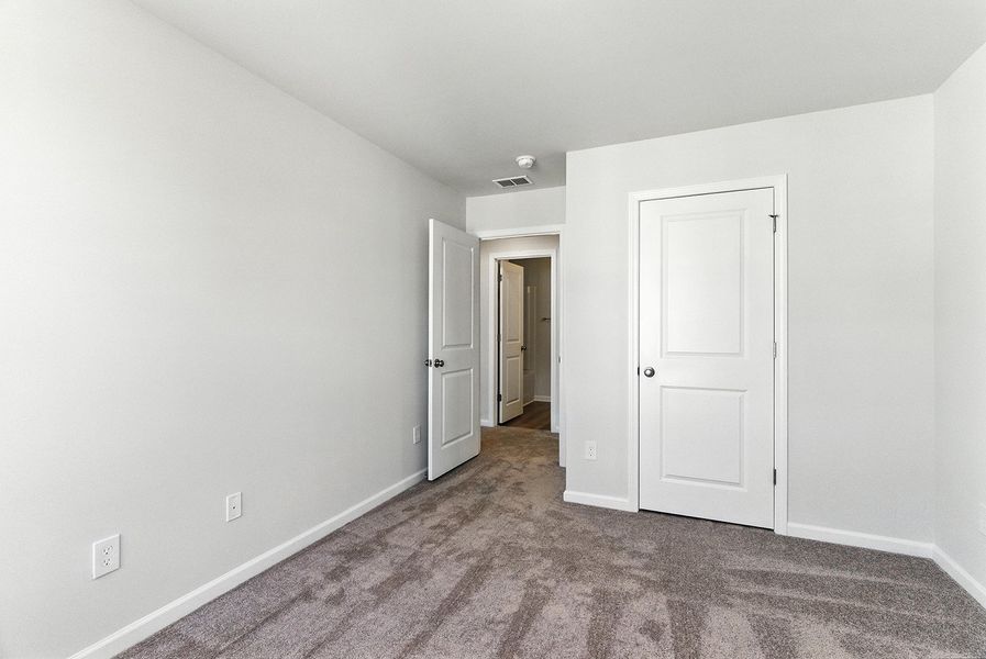 Spacious, unfurnished interior of a new home in Landmark Commons, Boiling Springs (Image 21).
