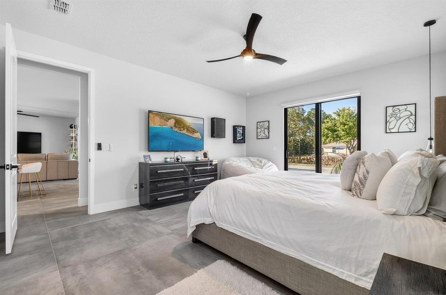 Master Bedroom 9