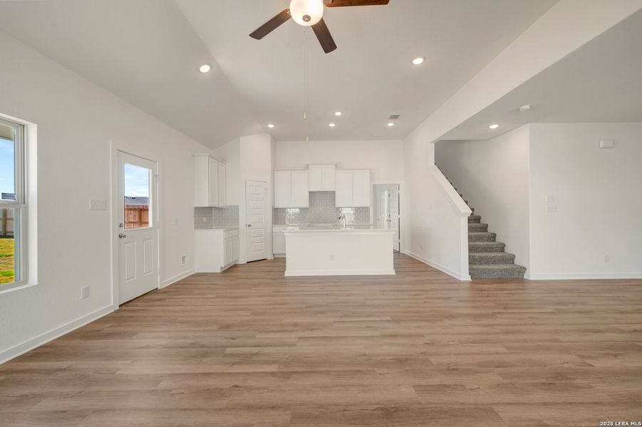 Spacious, unfurnished interior of a new home in Cinco Lakes, San Antonio (Image 18).
