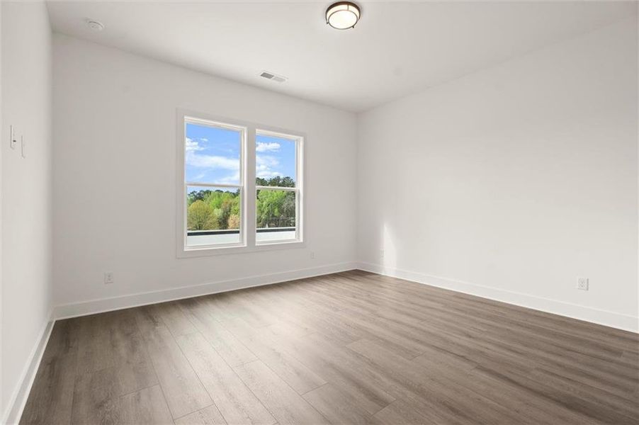 Spacious, unfurnished interior of a new home in , Alpharetta (Image 38).