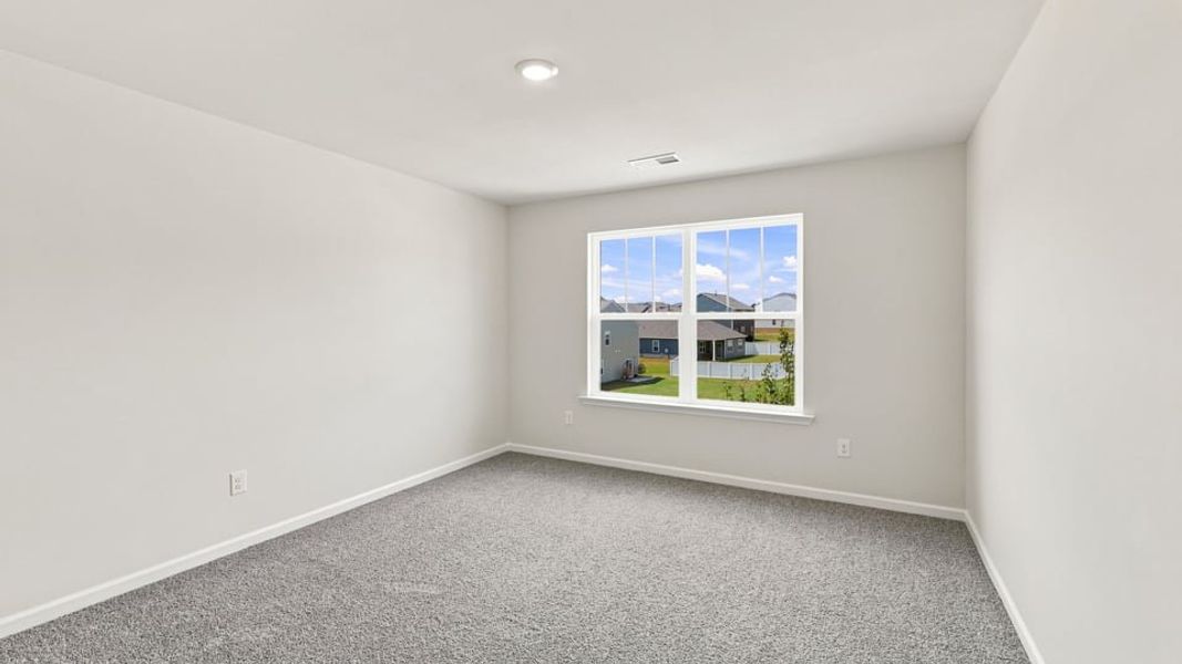 Spacious, unfurnished interior of a new home in Chestnut Ridge, Greenville (Image 28).