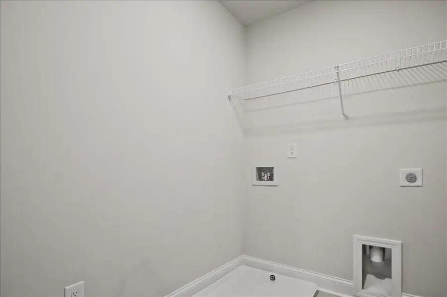 Spacious, unfurnished interior of a new home in Somerset at Riverbrook, Gainesville (Image 28).