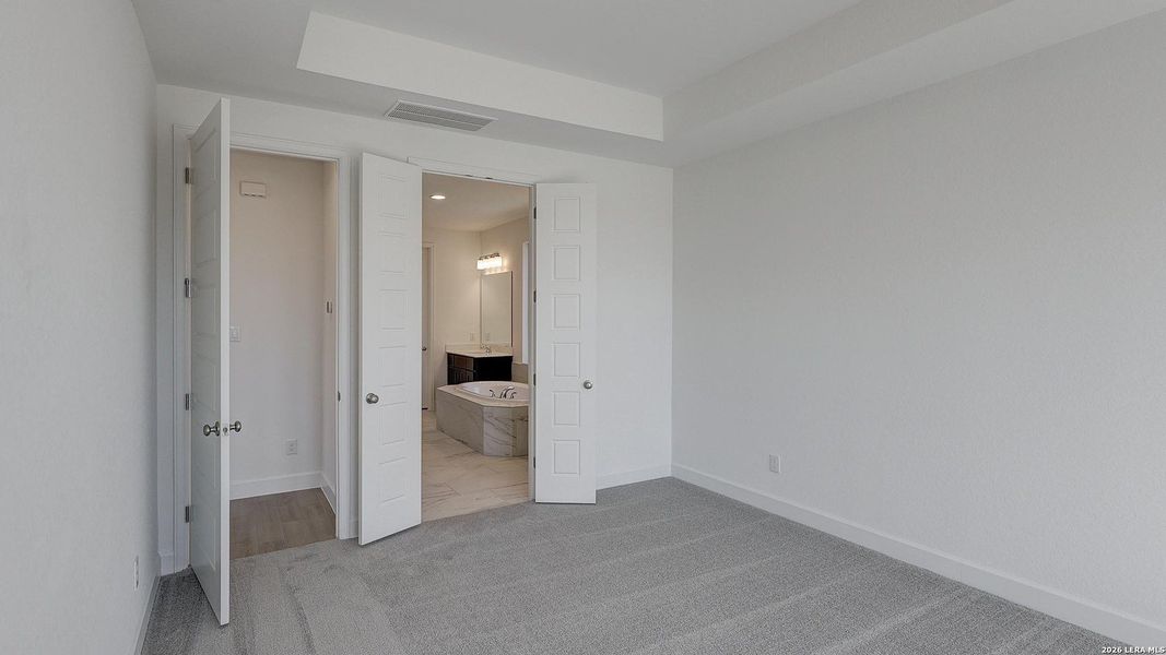 Spacious, unfurnished interior of a new home in Arcadia Ridge, San Antonio (Image 19).