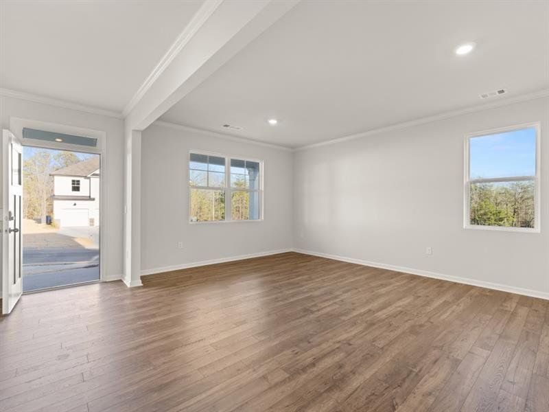 Spacious, unfurnished interior of a new home in Falcon Landing, Gainesville (Image 22).