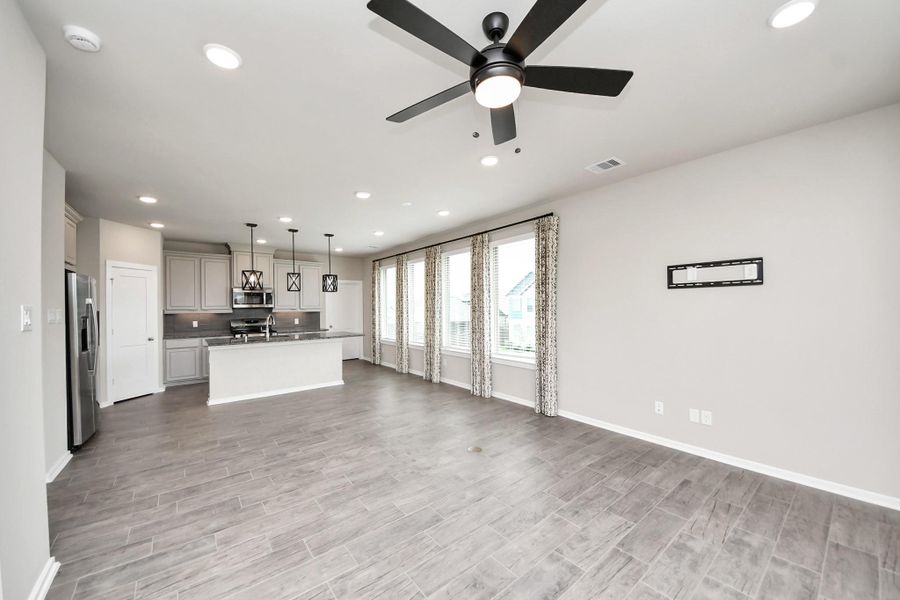 Spacious, unfurnished interior of a new home in The Groves, Humble (Image 22).