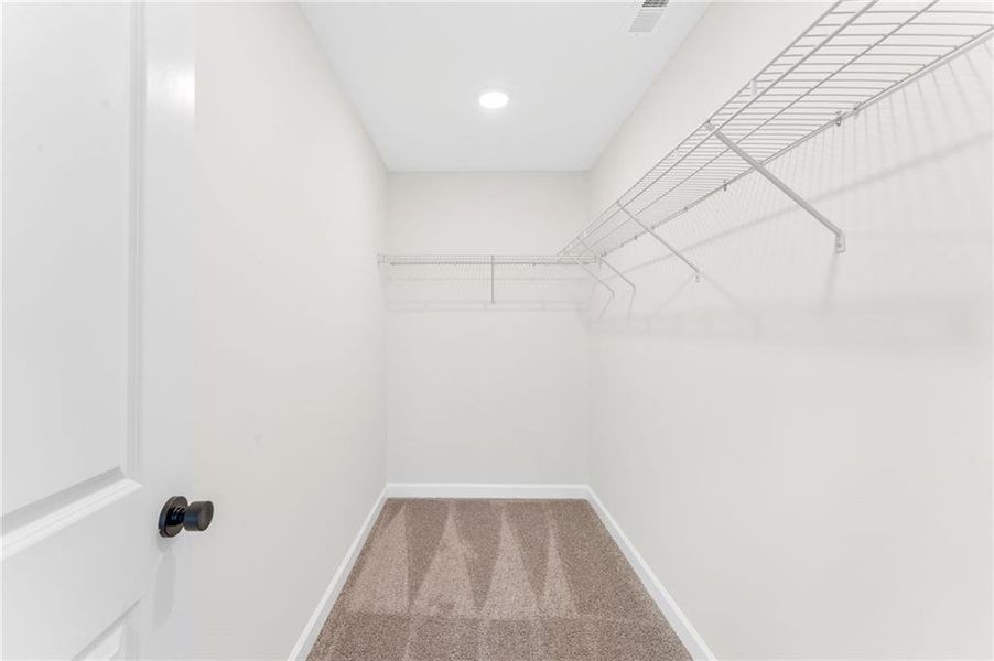 Spacious, unfurnished interior of a new home in Cherokee Township, Acworth (Image 32).