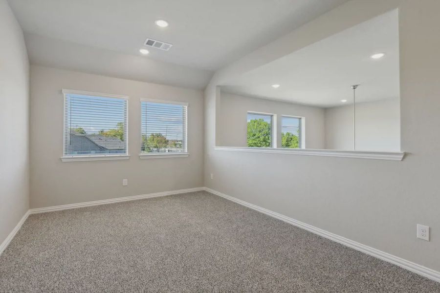Spacious, unfurnished interior of a new home in Solterra Texas, Mesquite (Image 7).