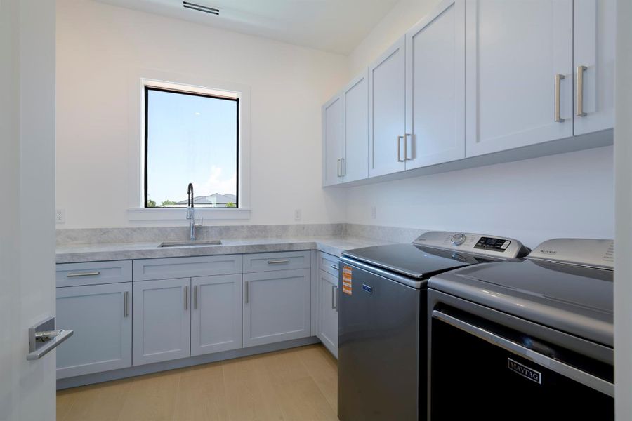 Image 38 of a home in .