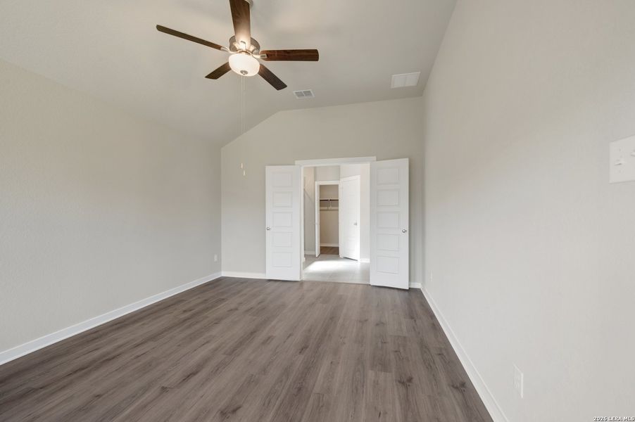 Spacious, unfurnished interior of a new home in Winding Brook, San Antonio (Image 48). Spacious, unfurnished interior of a new home in Winding Brook, San Antonio (Image 48).