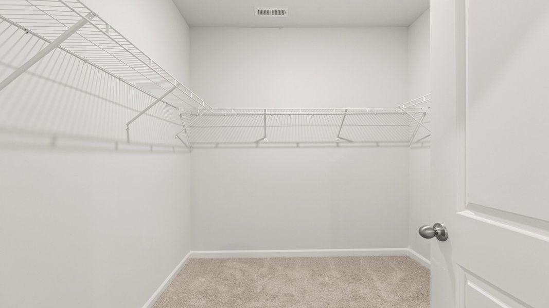 Spacious, unfurnished interior of a new home in Chukker Creek Landing, Aiken (Image 23).