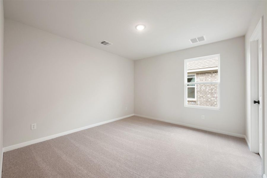 Spacious, unfurnished interior of a new home in Berry Creek Highlands, Georgetown (Image 32).