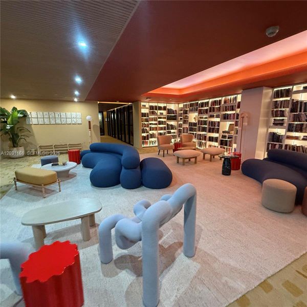 Community amenities in , Miami (Image 7).