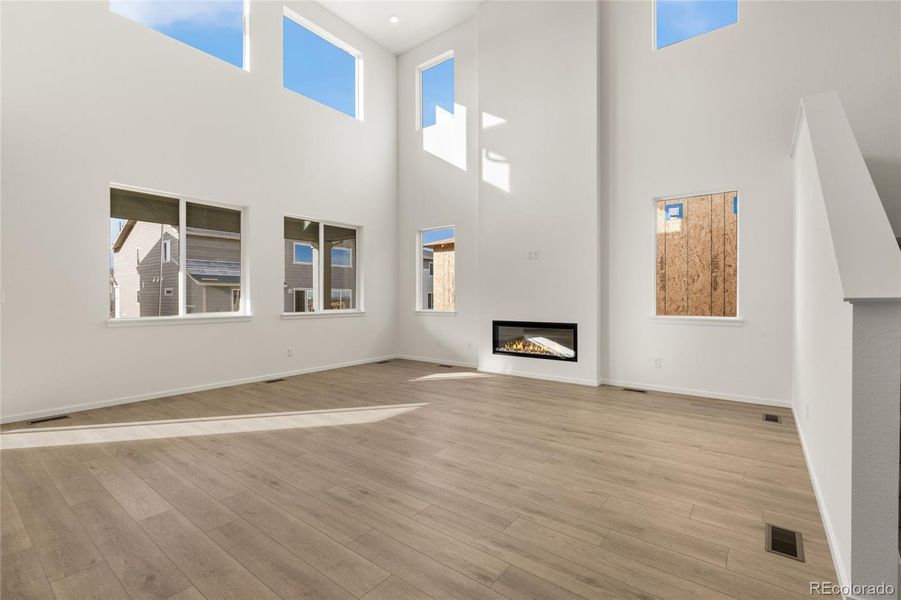 Spacious, unfurnished interior of a new home in Harvest Crossing, Aurora (Image 19).