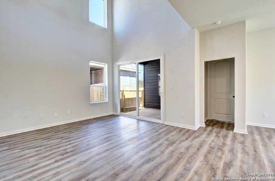Spacious, unfurnished interior of a new home in Casinas at Gruene, New Braunfels (Image 17). Spacious, unfurnished interior of a new home in Casinas at Gruene, New Braunfels (Image 17).
