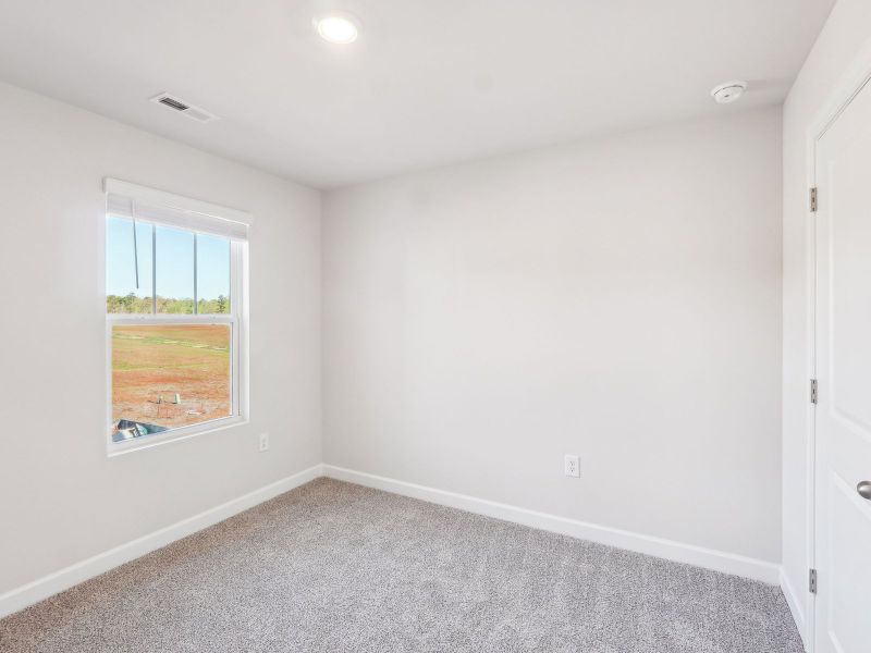 Spacious, unfurnished interior of a new home in Walnut Reserve, Conover (Image 17).