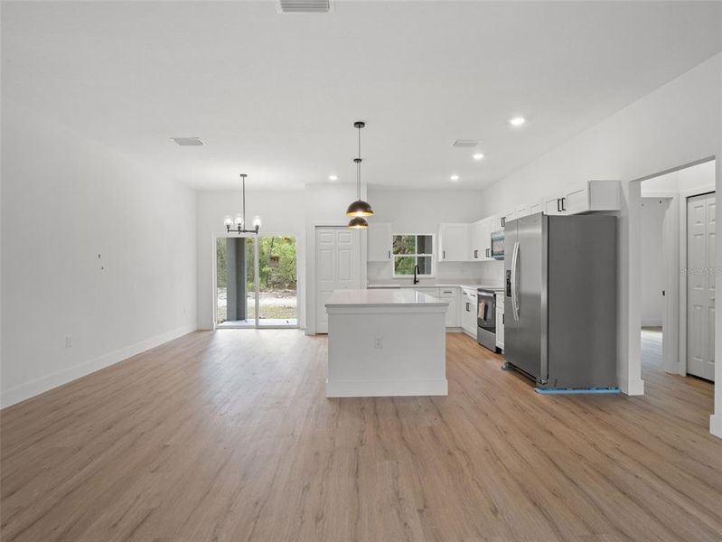 Spacious, unfurnished interior of a new home in , Ocklawaha (Image 17).