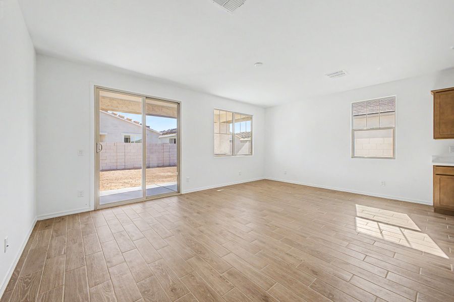 Spacious, unfurnished interior of a new home in Empire Pointe, Queen Creek (Image 8). Spacious, unfurnished interior of a new home in Empire Pointe, Queen Creek (Image 8).