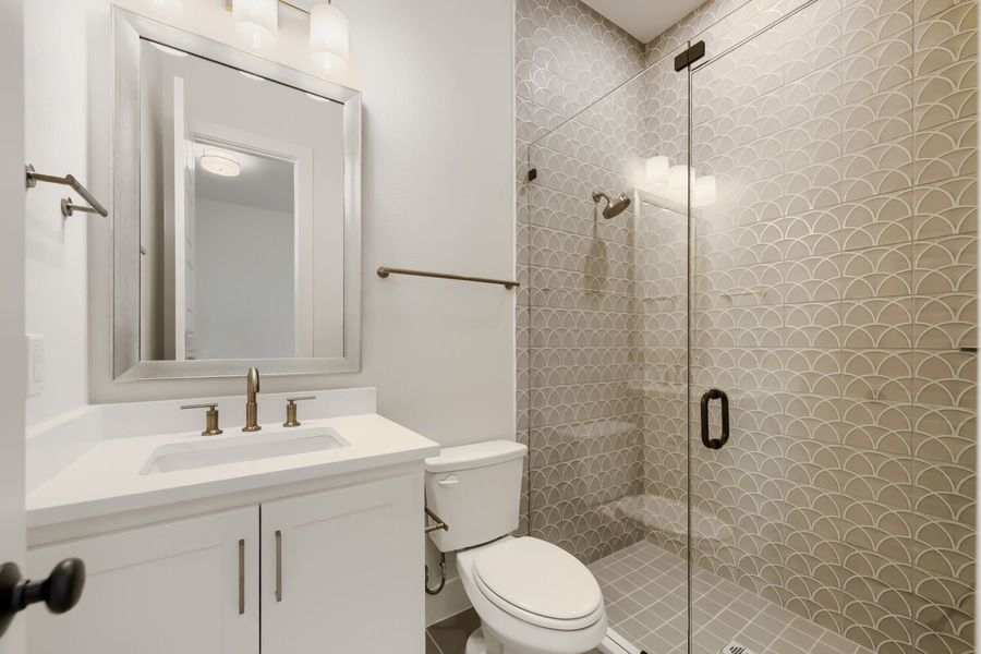 1317 Naples - Full Bathroom