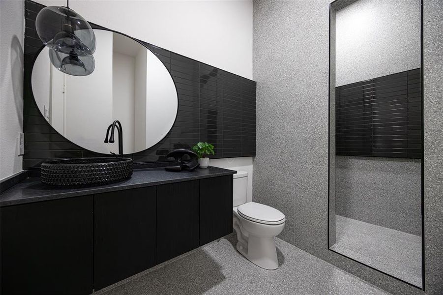 Furnished interior view inside a new home in , Dallas (Image 15).