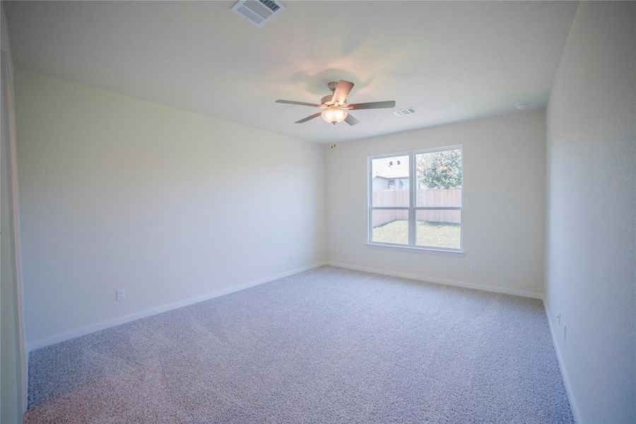 Spacious, unfurnished interior of a new home in , Brenham (Image 25).