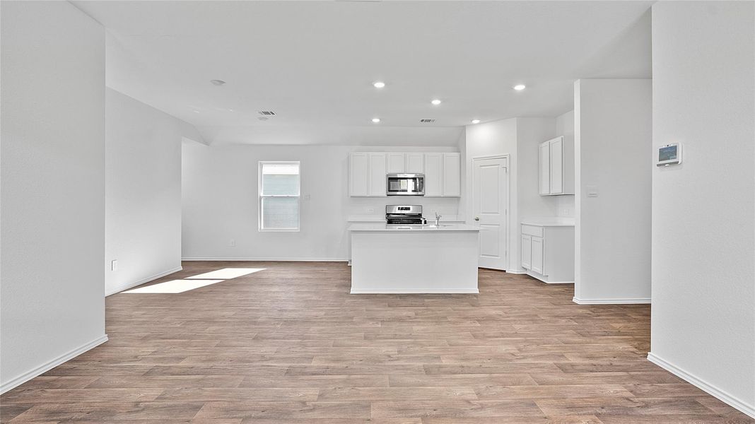Spacious, unfurnished interior of a new home in Marigold, Kyle (Image 13).