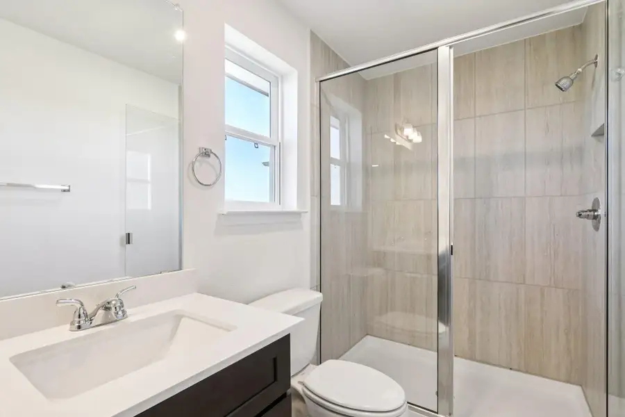 Furnished interior view inside a new home in Porter Country, Buda (Image 4).