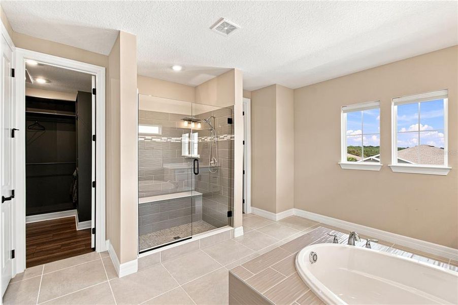 Furnished interior view inside a new home in , Winter Garden (Image 51).