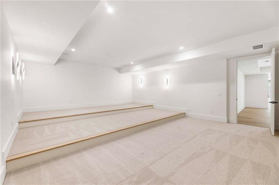 Spacious, unfurnished interior of a new home in , Sandy Springs (Image 26).
