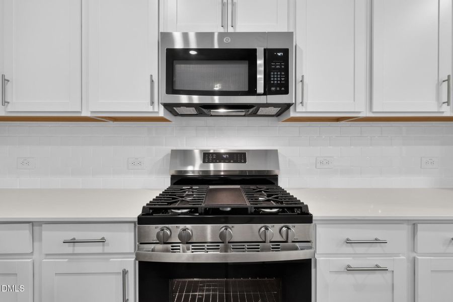 16_132_Tree_Moss_Ct-Kitchen-_109