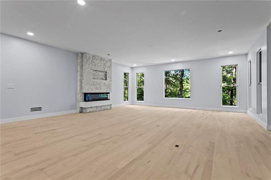 Spacious, unfurnished interior of a new home in , Marietta (Image 25).