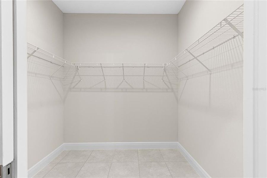 PRIAMRY SUITE WALK IN CLOSET