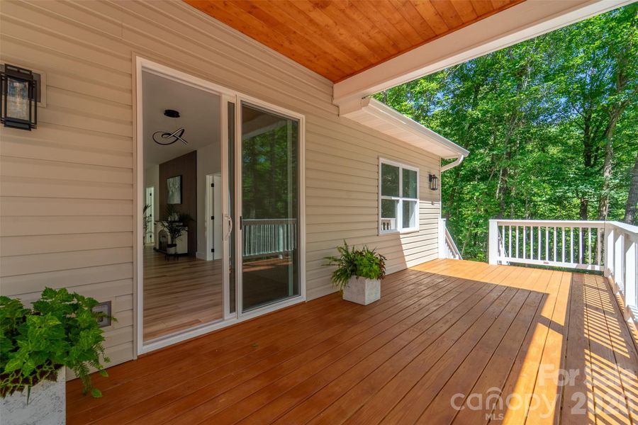 Exterior details and patio area of a home in , Franklin (Image 18).