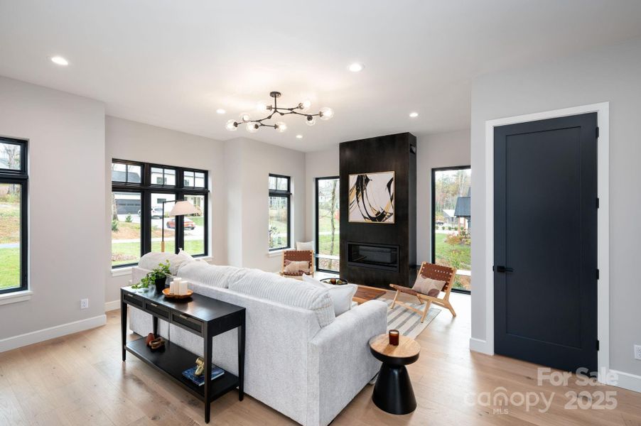 Wide Plank 7.5" White Oak Floors Throughout Wide Plank 7.5" White Oak Floors Throughout