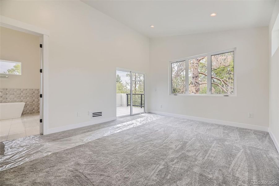 Spacious, unfurnished interior of a new home in , Denver (Image 24).