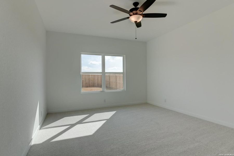 Spacious, unfurnished interior of a new home in Nopal Valley, San Antonio (Image 27).