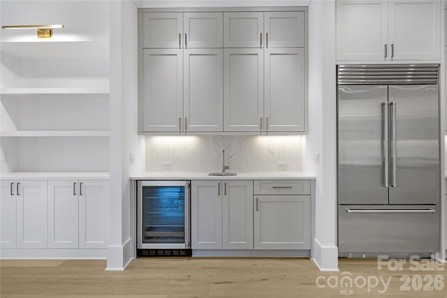 Wet Bar for Representation
