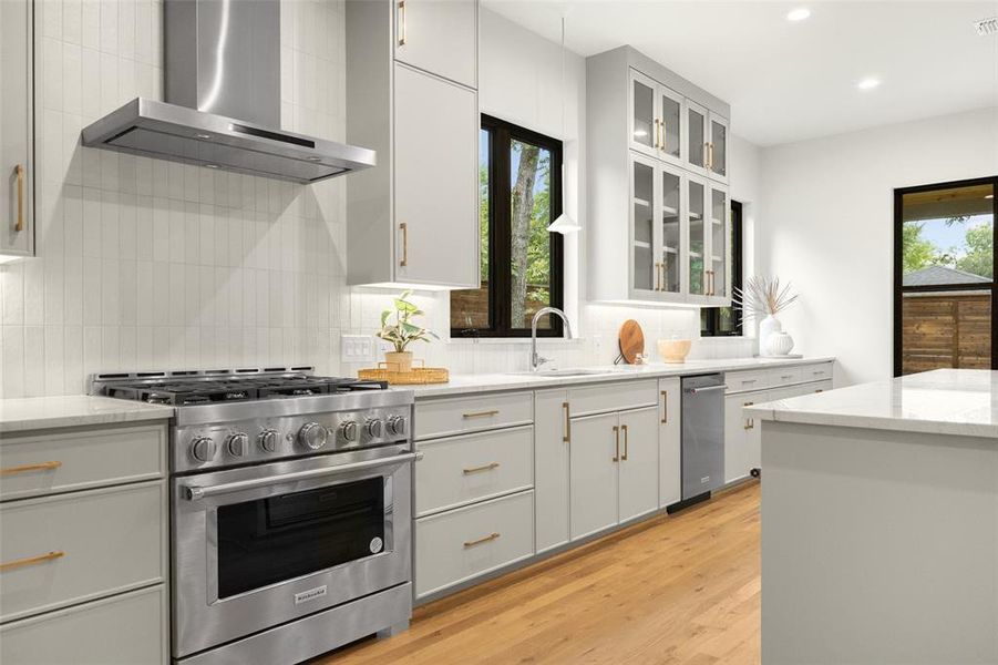 Furnished interior view inside a new home in , Dallas (Image 28). Furnished interior view inside a new home in , Dallas (Image 28).