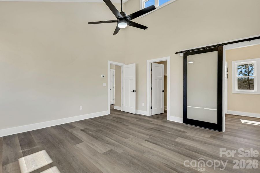 Spacious, unfurnished interior of a new home in , Asheville (Image 15).