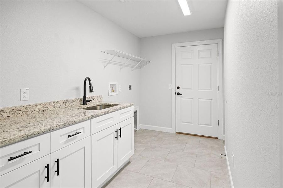 Furnished interior view inside a new home in , Bushnell (Image 12).