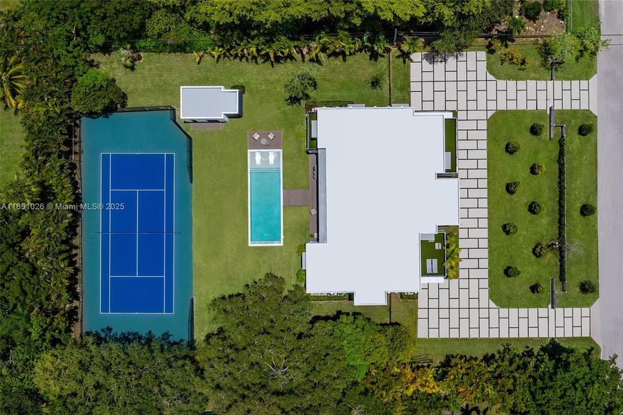 Image 82 of a home in .