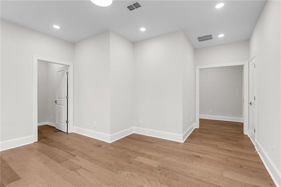 Spacious, unfurnished interior of a new home in Waterside Single Family, Peachtree Corners (Image 38). Spacious, unfurnished interior of a new home in Waterside Single Family, Peachtree Corners (Image 38).