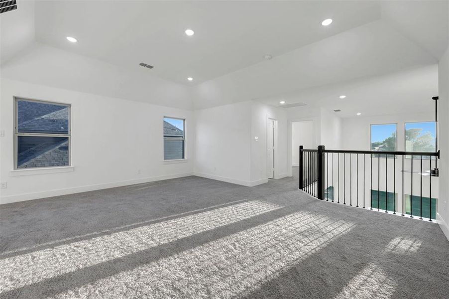 Spacious, unfurnished interior of a new home in Lilyana, Celina (Image 31).
