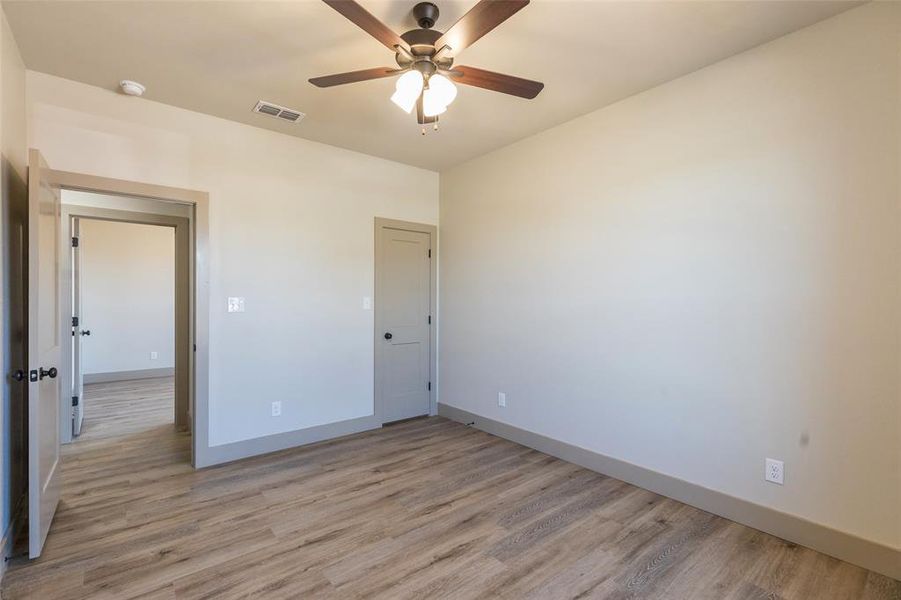 Spacious, unfurnished interior of a new home in , Abilene (Image 31).