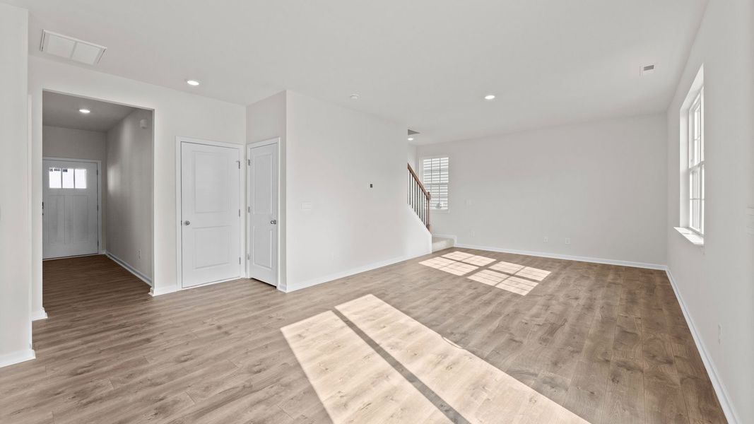 Spacious, unfurnished interior of a new home in Ridgewood Farms, Winterville (Image 11).