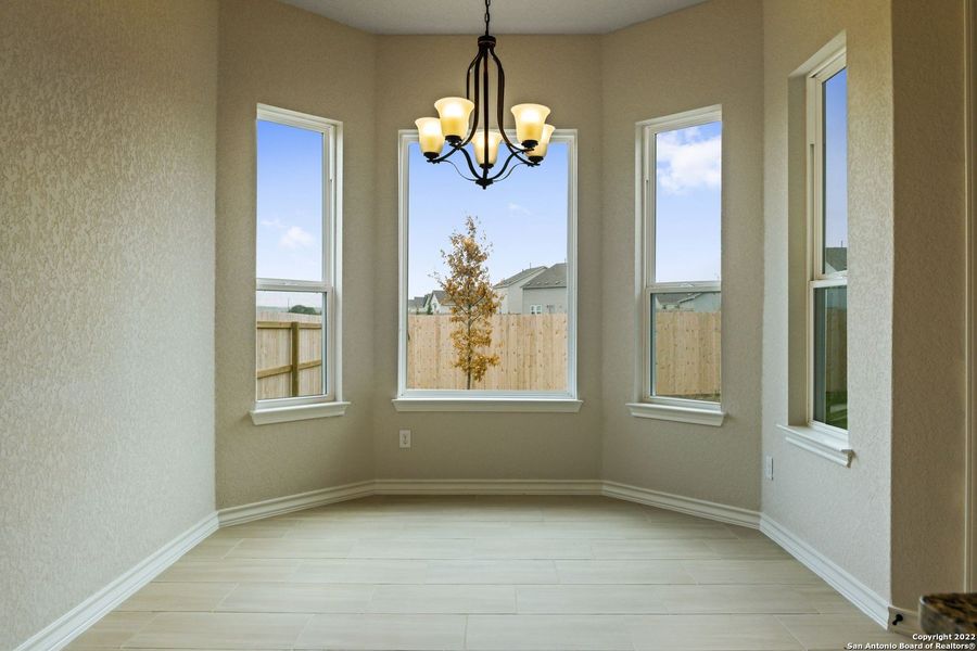 Spacious, unfurnished interior of a new home in Comanche Ridge, San Antonio (Image 23).