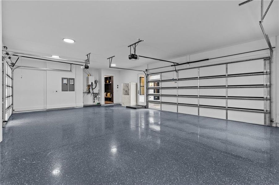 Spacious, unfurnished interior of a new home in , Braselton (Image 45). Spacious, unfurnished interior of a new home in , Braselton (Image 45).